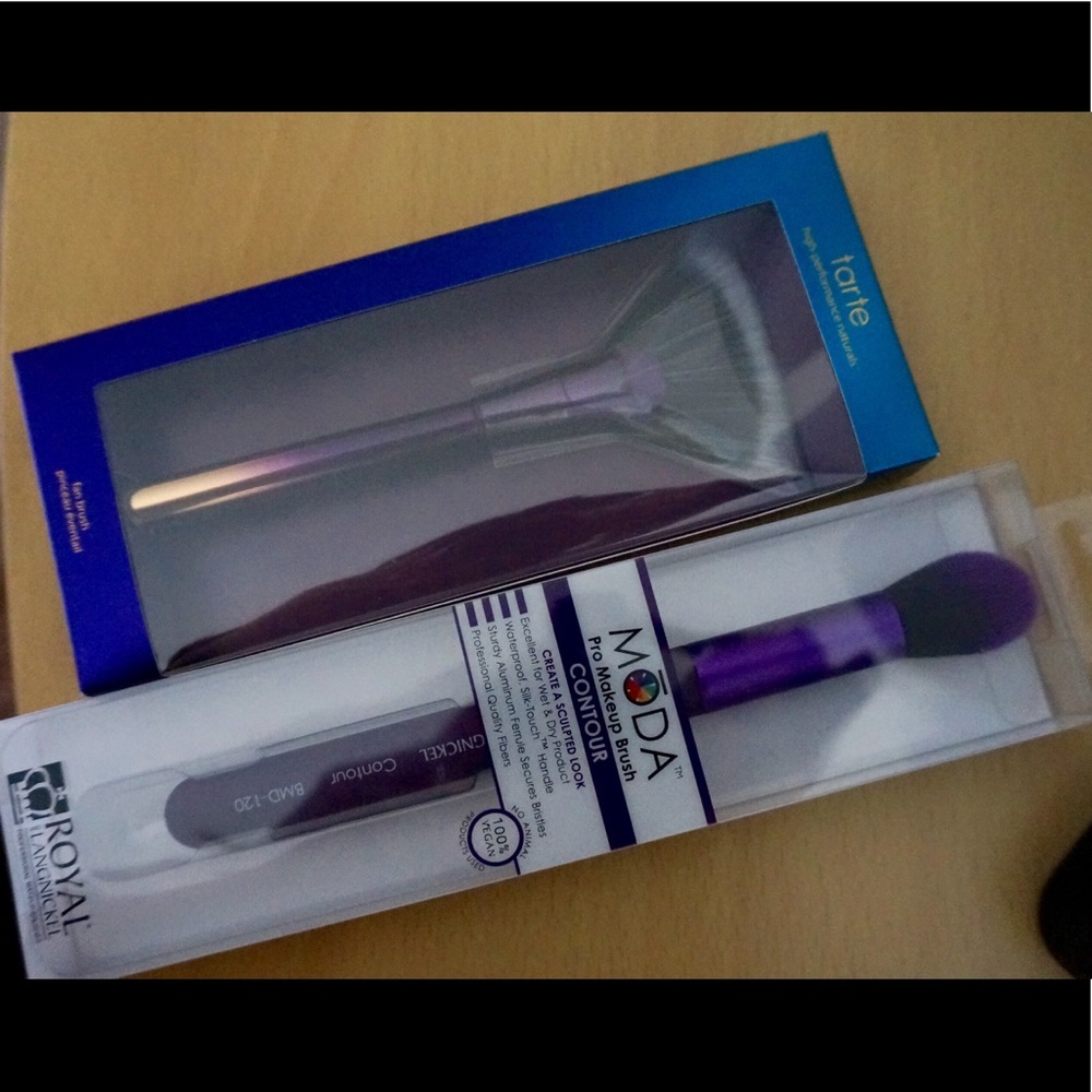 NEW Tarte Fan brush & Moda Contour brush -bundle 2pcs